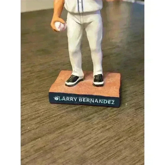2011 Seattle Mariners Larry Bernandez Bobblehead MLB Baseball Collectible - Picture 4 of 8